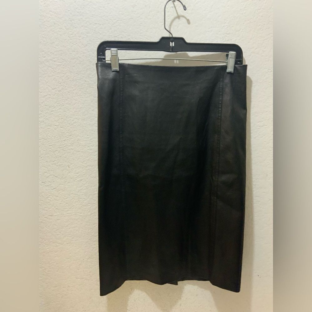 Vince 100% Lamb Leather black Skirt Size 6 Classic Business Casual